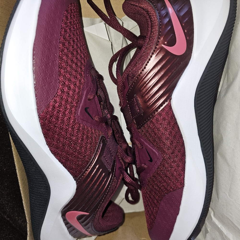 NIB Nike MC Trainer 8.5